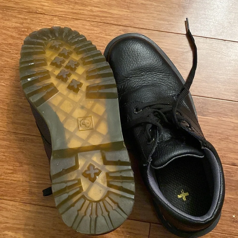 Dr. Martens Ashfeld black chunky vintage oxfords lace ups - men’s size 9 /W10